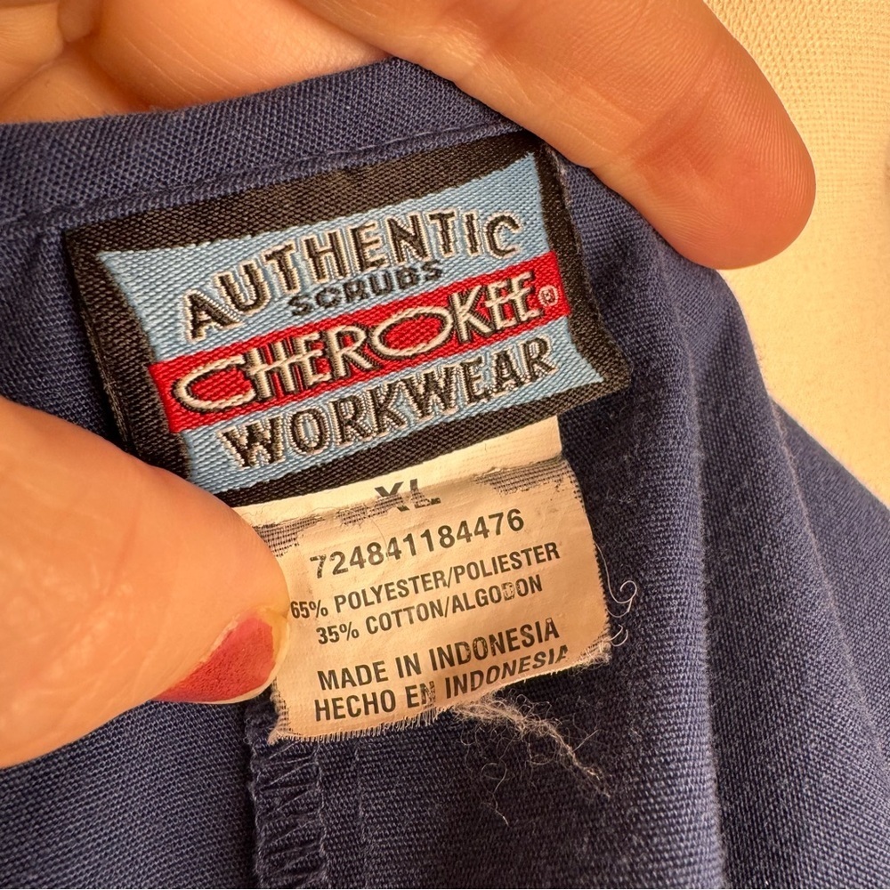 Men's V-Neck Short Sleeve Top in Navy - Picture 9 of 11